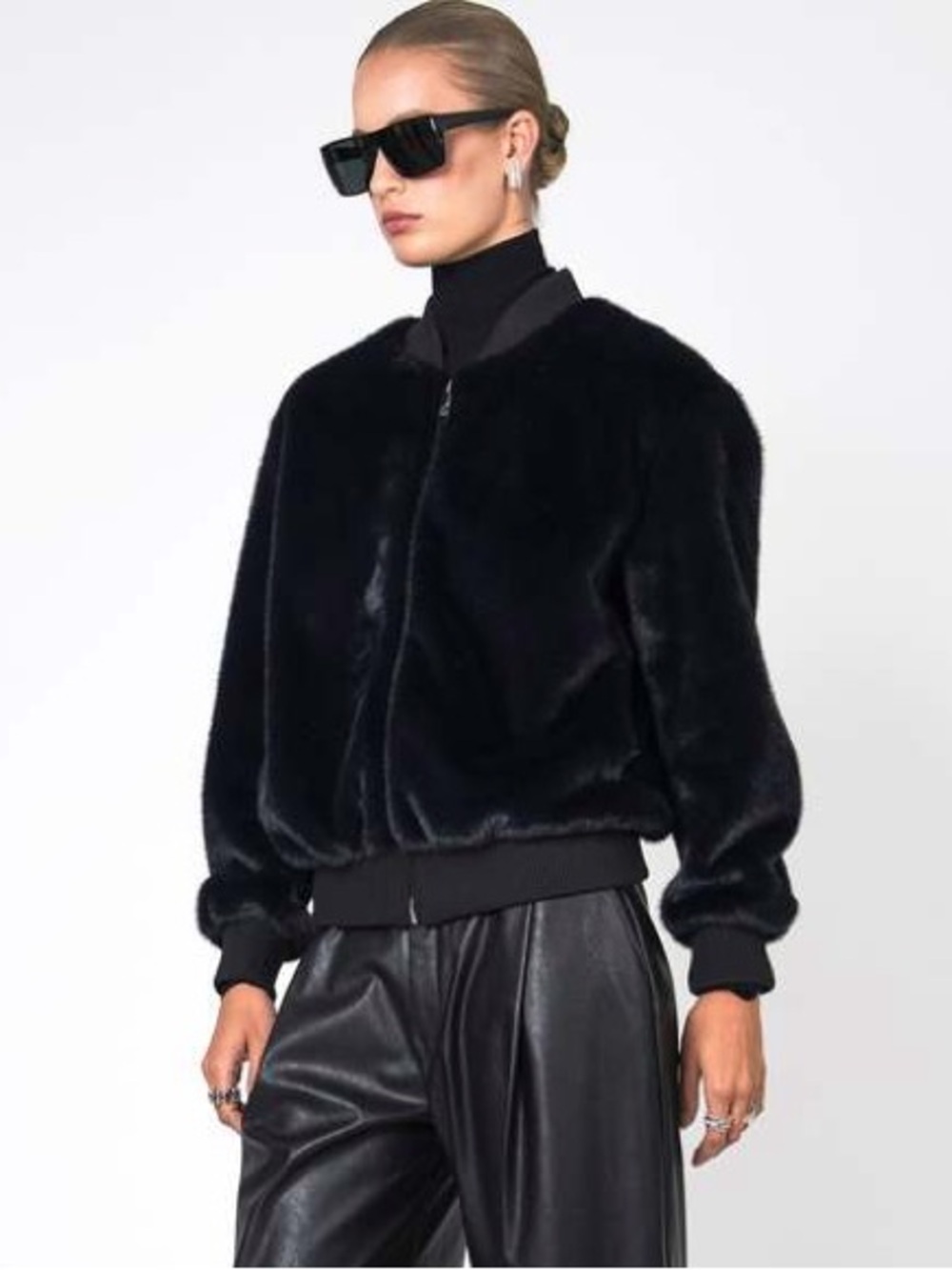 NWT Nonchalant Label Aurelia Faux Fur womens bomber jacket size medium in Navy